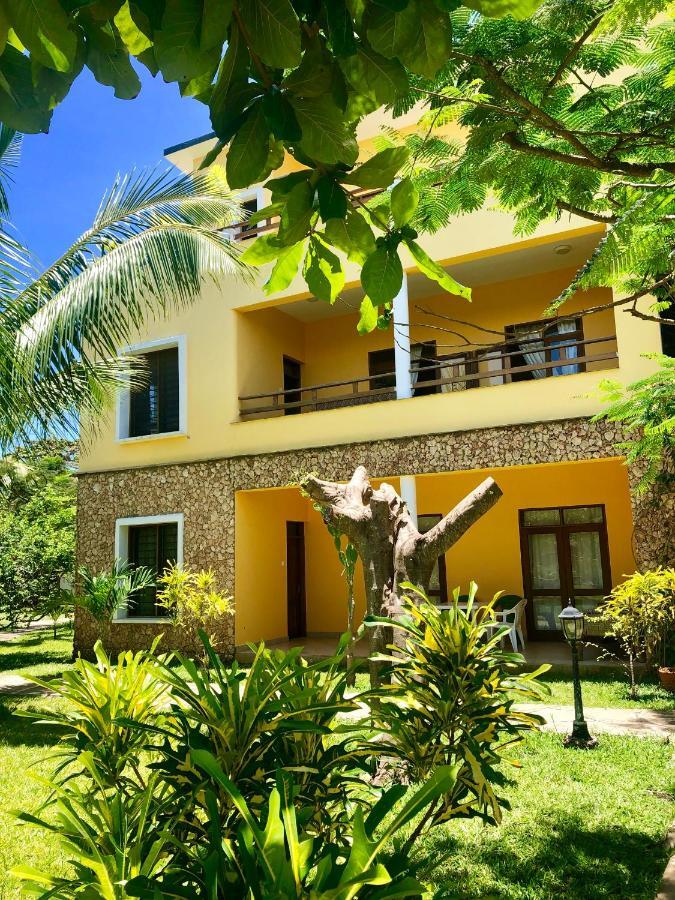 Flametree Beach Homes Diani Beach Kültér fotó